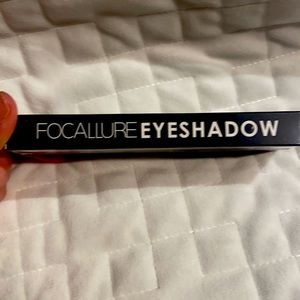 Focallure new/unopened eyeshadow palette
